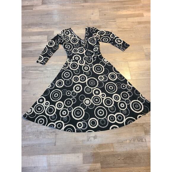 GNW size 8 women's black and white midi fit and flare dress - Picture 1 of 7